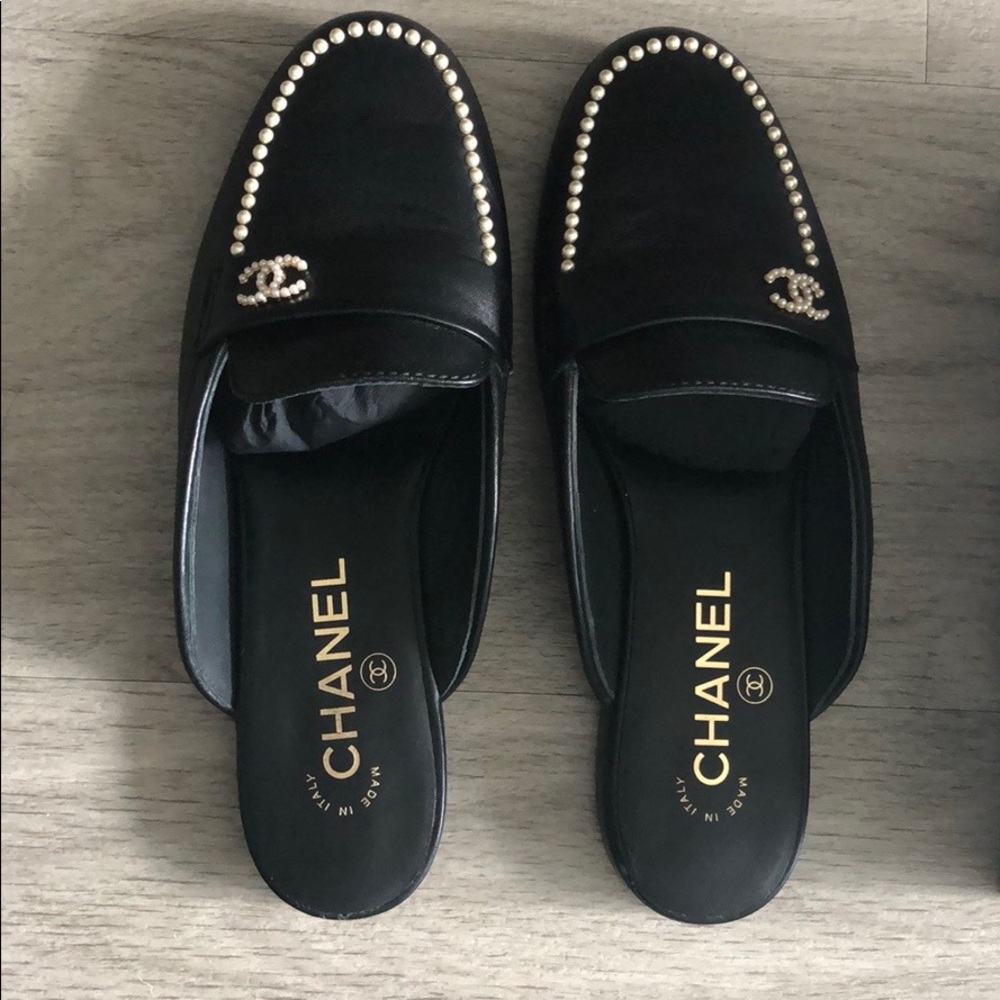 CHANEL Loafers